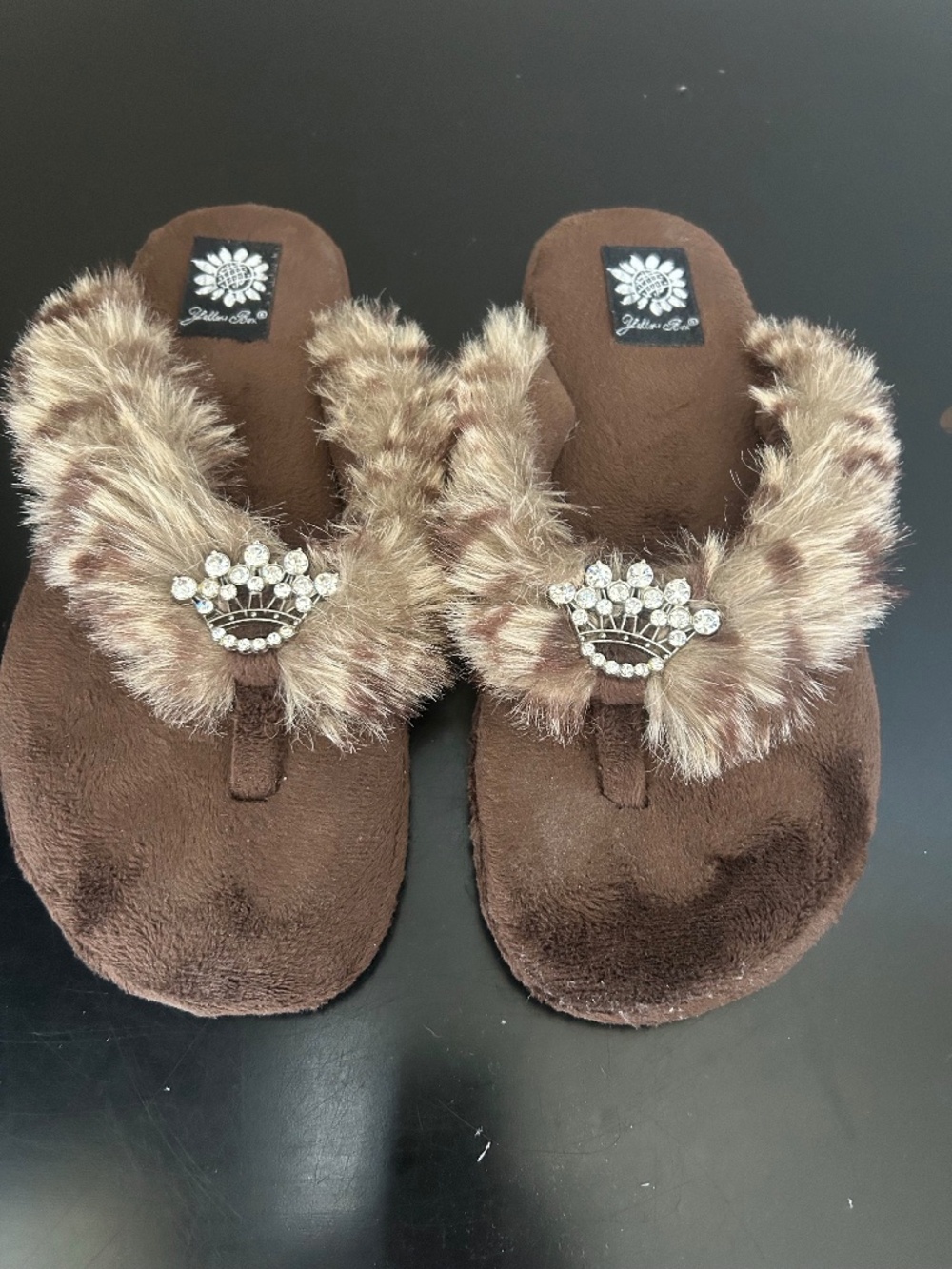 Yellow Box “Madison” Slippers. Sz. 10